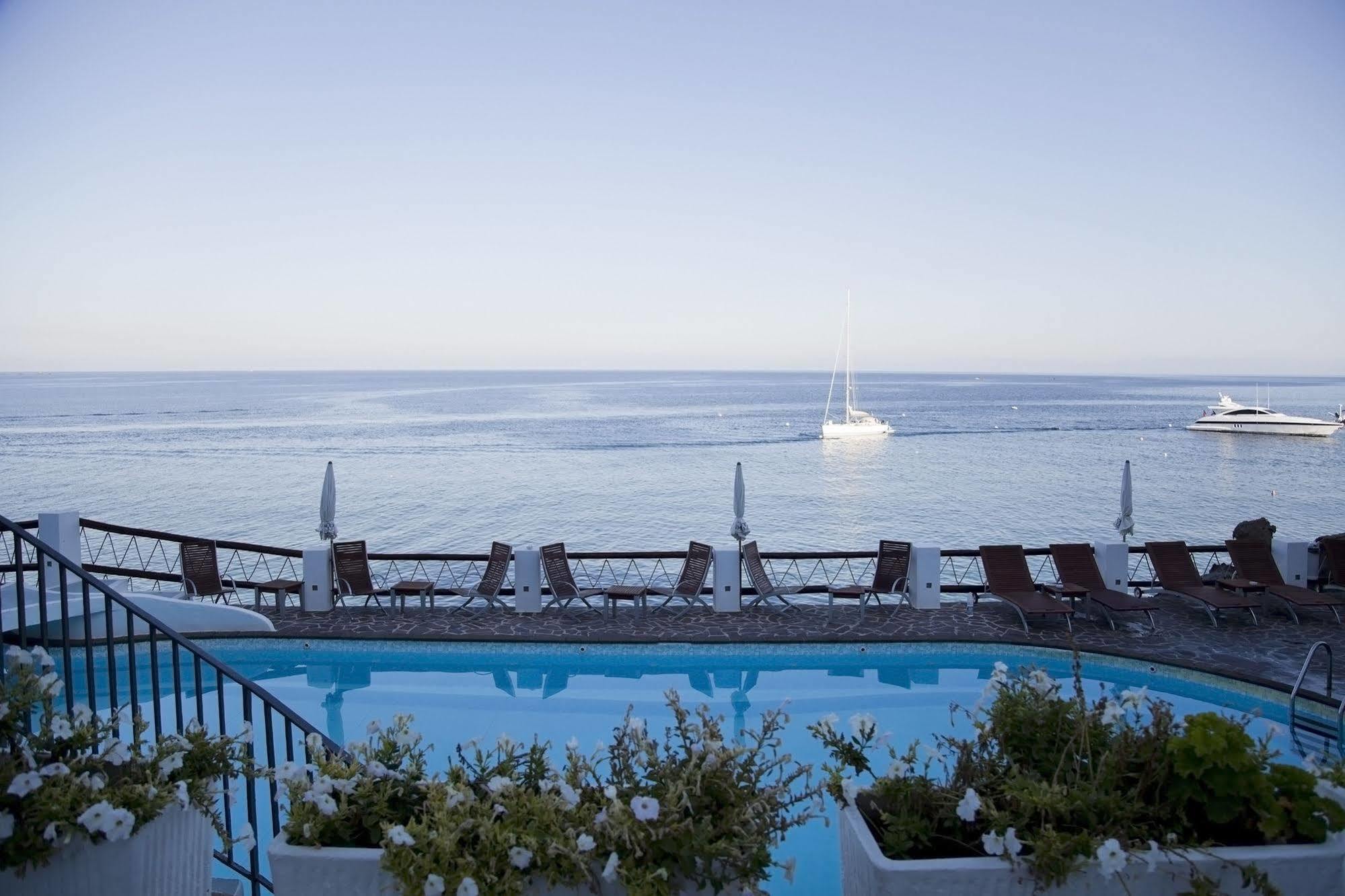 Hotel Cincotta Panarea Exterior photo